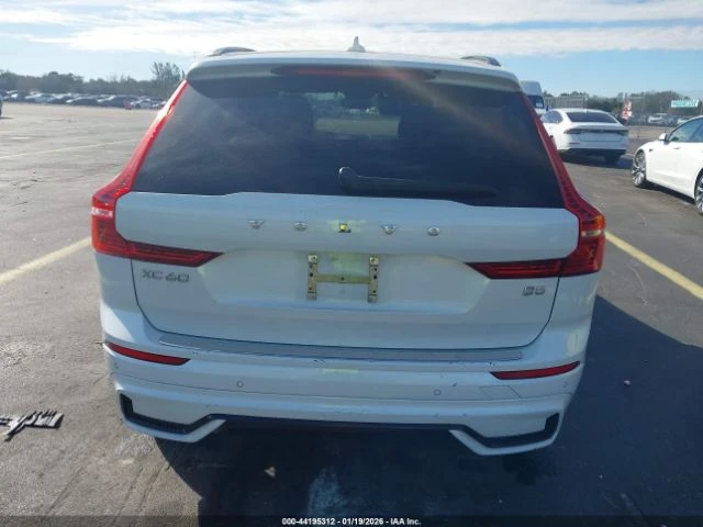 Volvo XC60 B5 PLUS DARK THEME , снимка 9 - Автомобили и джипове - 53452587