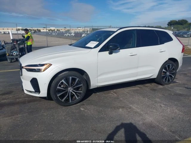 Volvo XC60 B5 PLUS DARK THEME , снимка 2 - Автомобили и джипове - 53452587