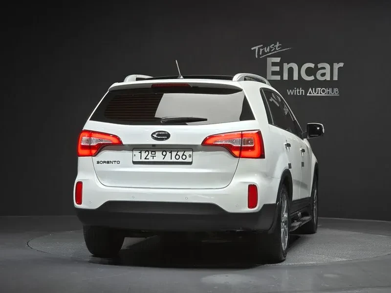 Kia Sorento 2.0 2WD, снимка 4 - Автомобили и джипове - 54264157