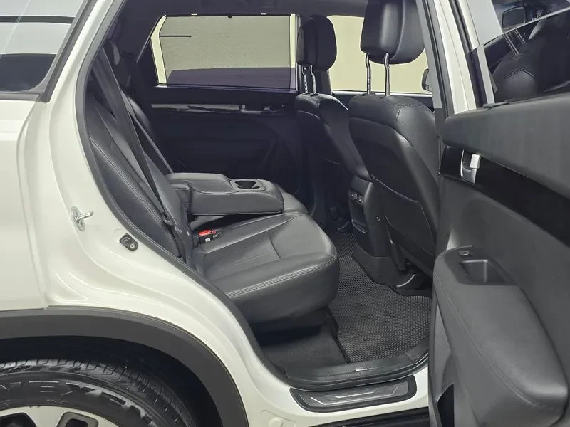 Kia Sorento 2.0 2WD, снимка 12 - Автомобили и джипове - 54264157