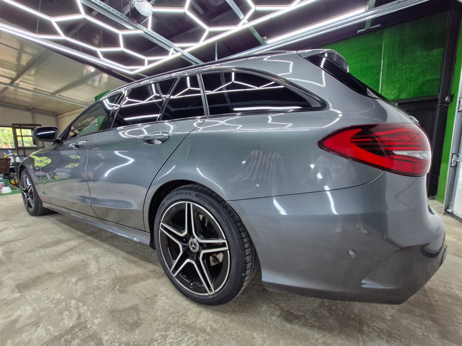 Mercedes-Benz C 300 245 hp AMG Перфектна, снимка 8 - Автомобили и джипове - 55107104