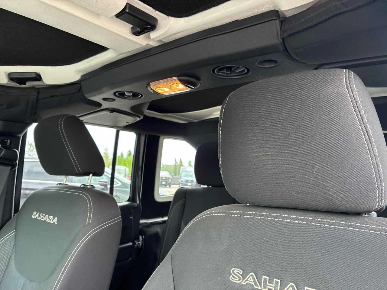 Jeep Wrangler * Sahara * , снимка 10 - Автомобили и джипове - 54882351