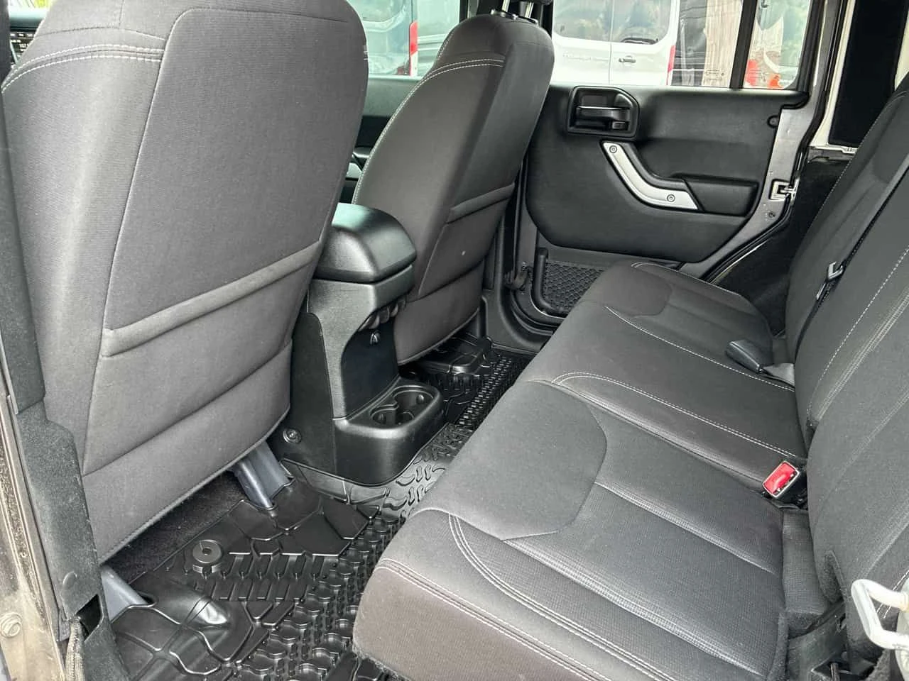 Jeep Wrangler * Sahara * , снимка 12 - Автомобили и джипове - 54882351