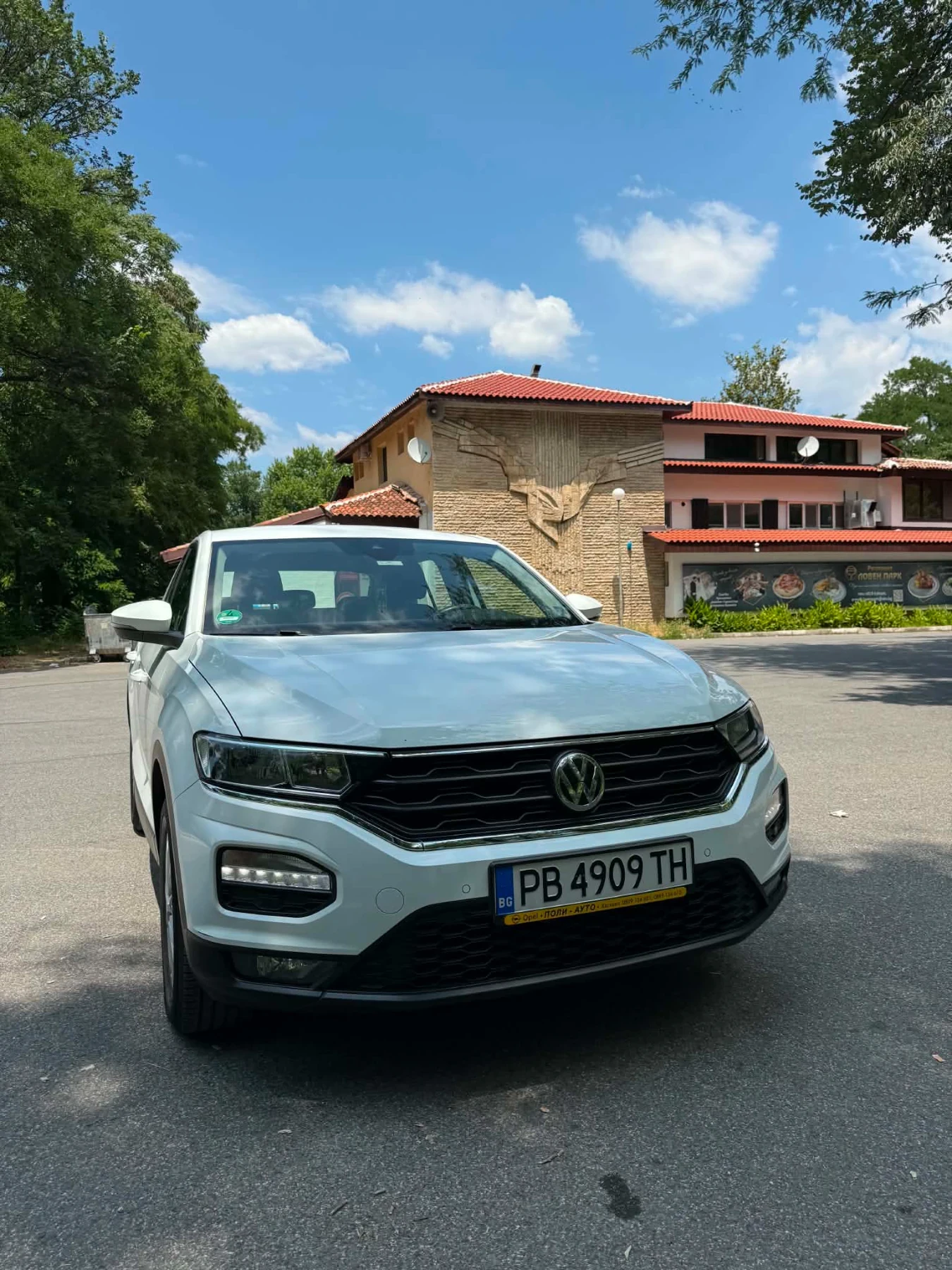 VW T-Roc 1.6 Diesel, снимка 8 - Автомобили и джипове - 54988002