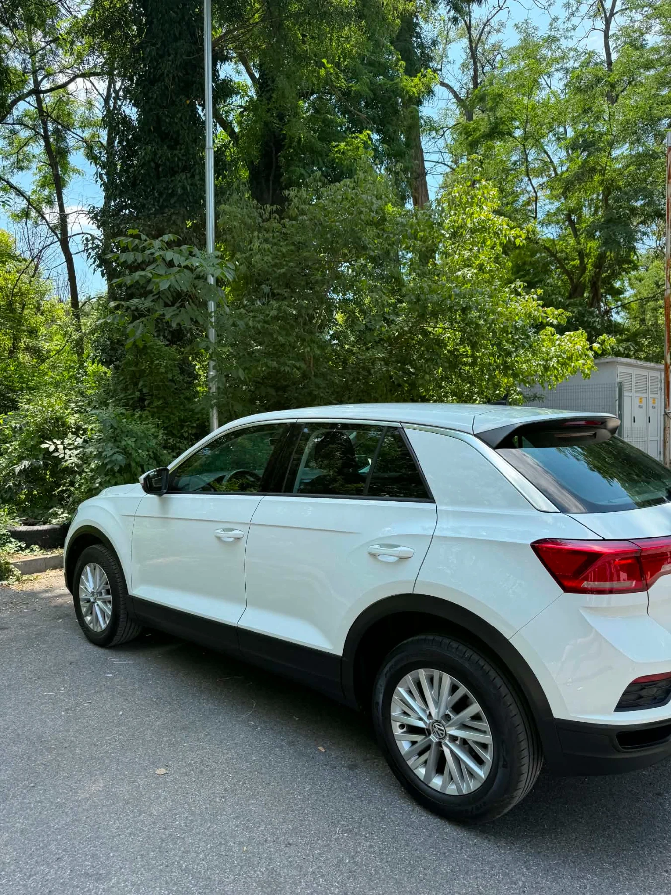 VW T-Roc 1.6 Diesel, снимка 13 - Автомобили и джипове - 54988002