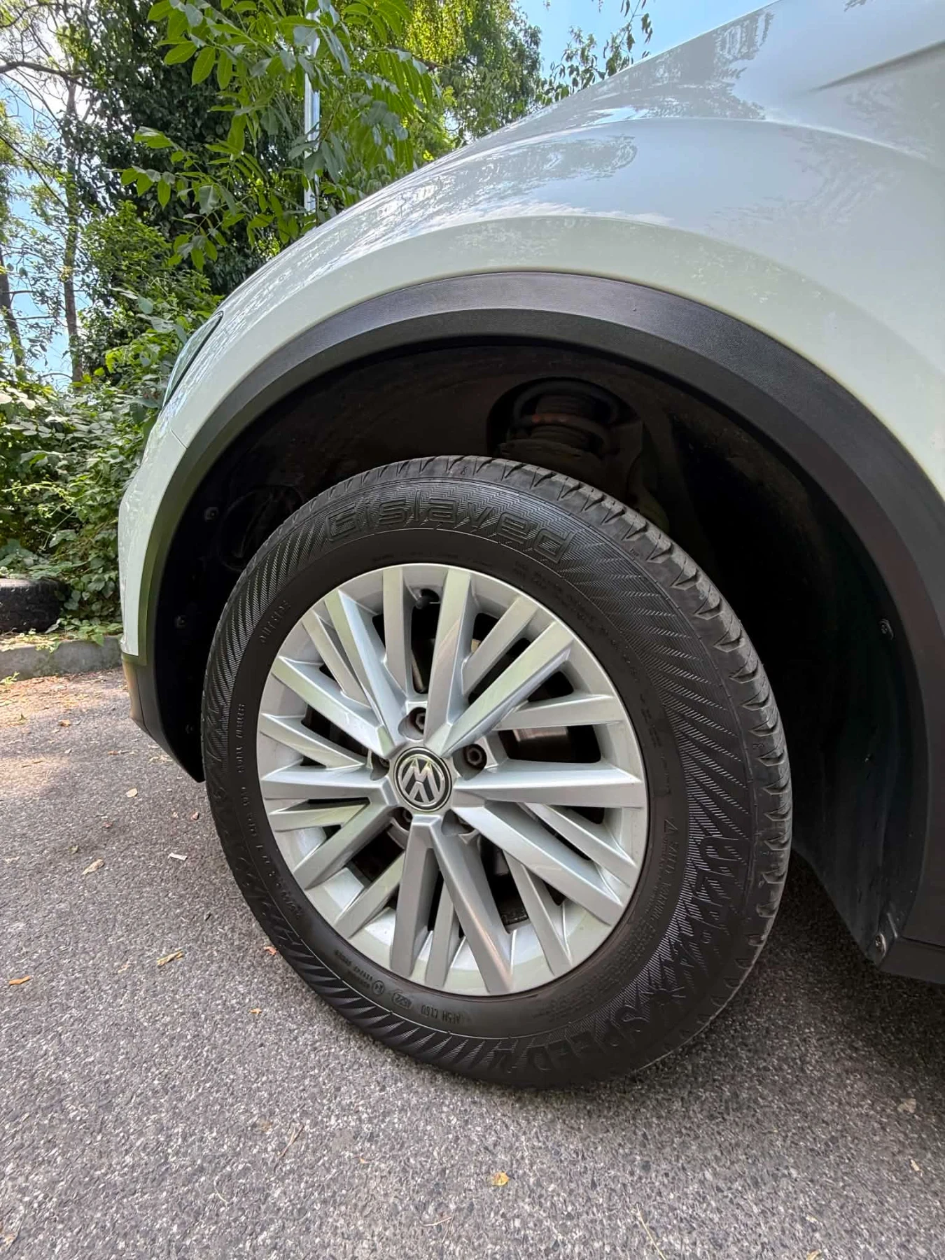 VW T-Roc 1.6 Diesel, снимка 9 - Автомобили и джипове - 54988002