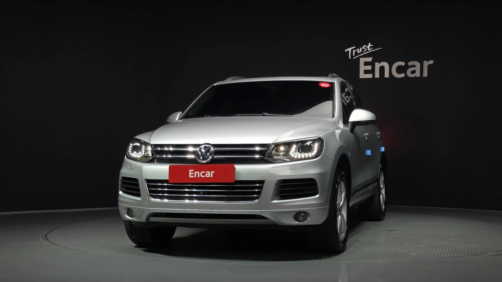 VW Touareg 3.0 TDI* ЕЛ. БАГАЖНИК* 360* ЛЮК* КРАЙНА ЦЕНА, снимка 3 - Автомобили и джипове - 55983951