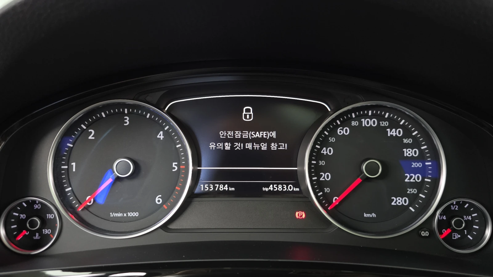 VW Touareg 3.0 TDI* ЕЛ. БАГАЖНИК* 360* ЛЮК* КРАЙНА ЦЕНА, снимка 8 - Автомобили и джипове - 55983951
