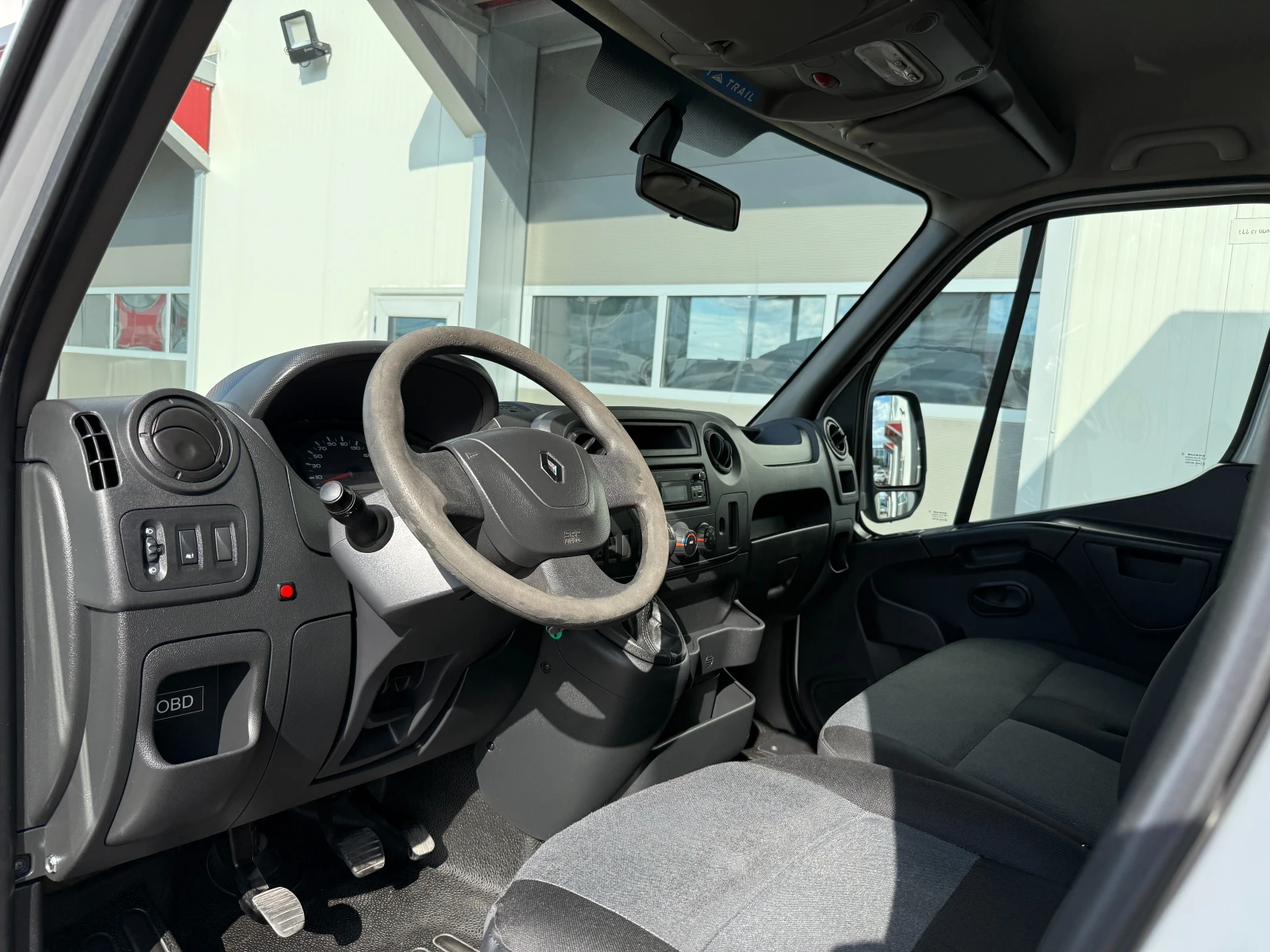 Renault Master 2.3 DCI Фургон с падащ борд, снимка 11 - Бусове и автобуси - 55228691