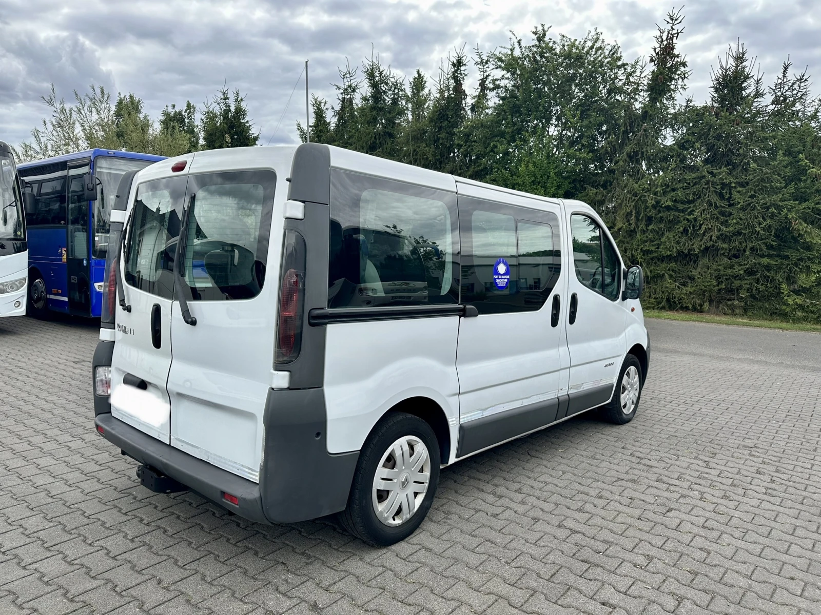 Renault Trafic Combi L1H1 2.7t остъклен, снимка 4 - Бусове и автобуси - 56681328