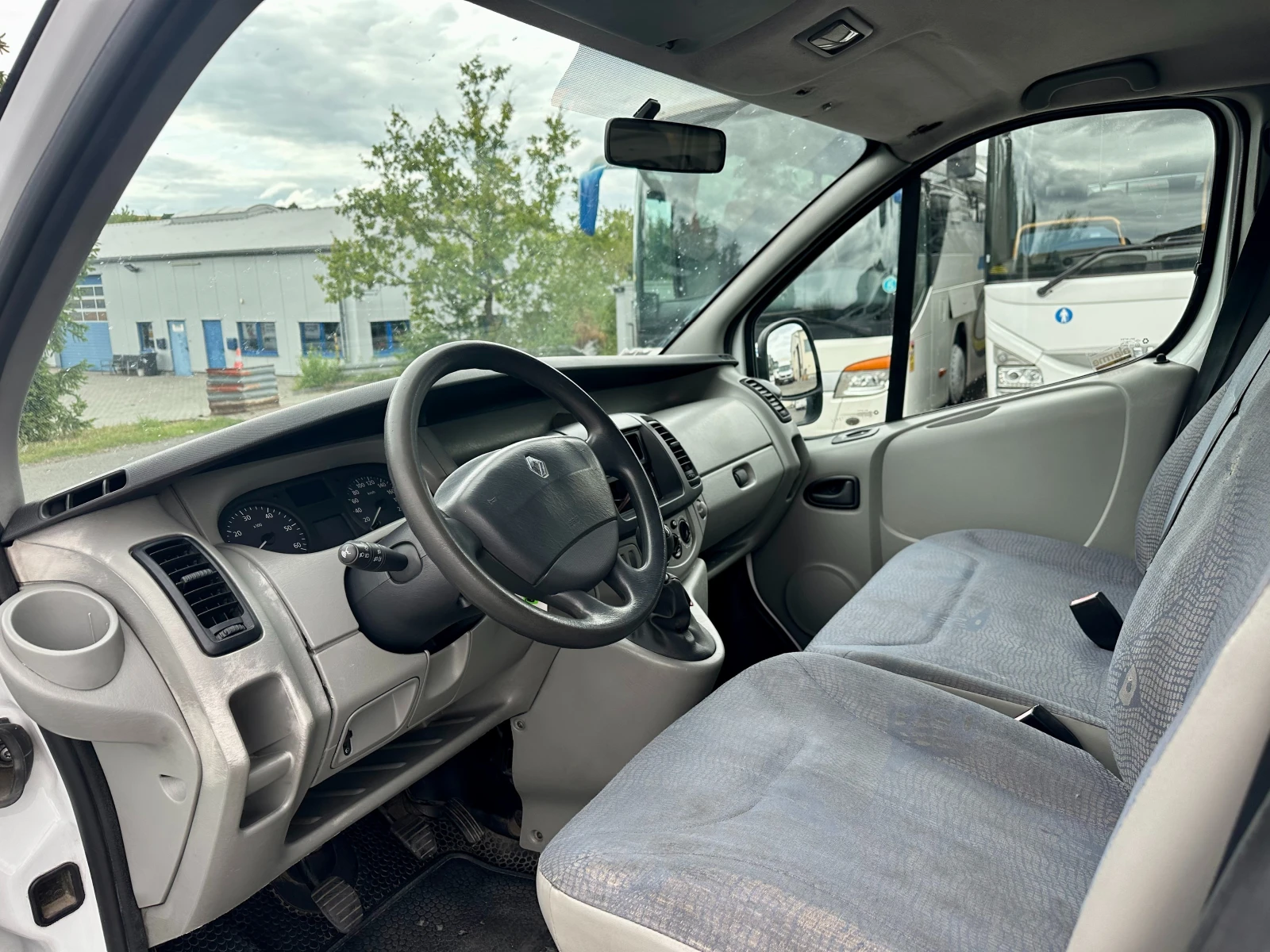 Renault Trafic Combi L1H1 2.7t остъклен, снимка 6 - Бусове и автобуси - 56681328