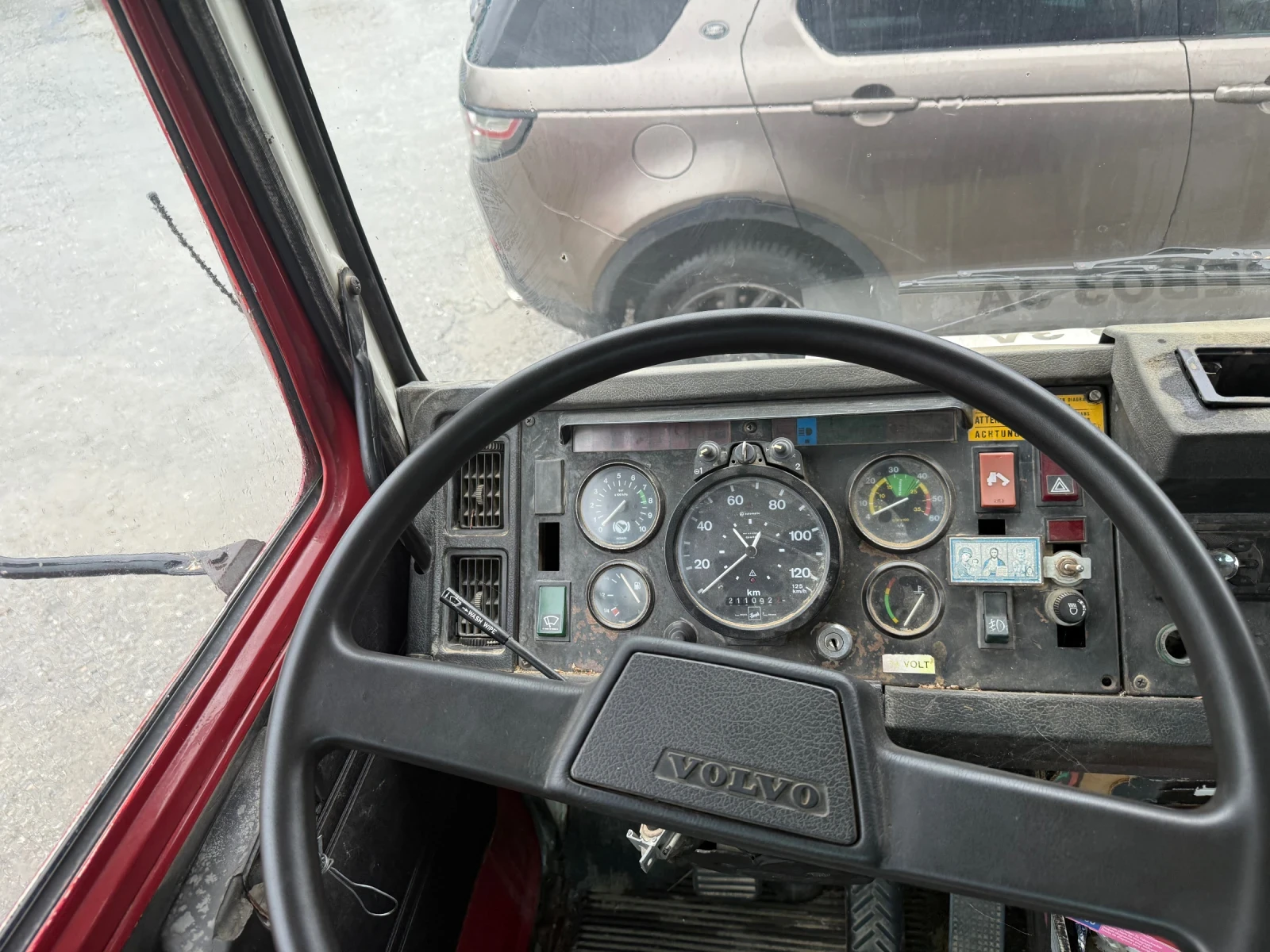 Volvo F10 F610 ТРИСТРАНЕН САМОСВАЛ - изображение 3