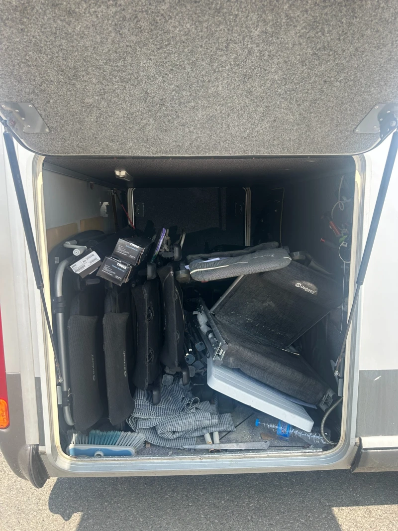 Кемпер Carthago Chic E Line, снимка 17 - Каравани и кемпери - 51475715