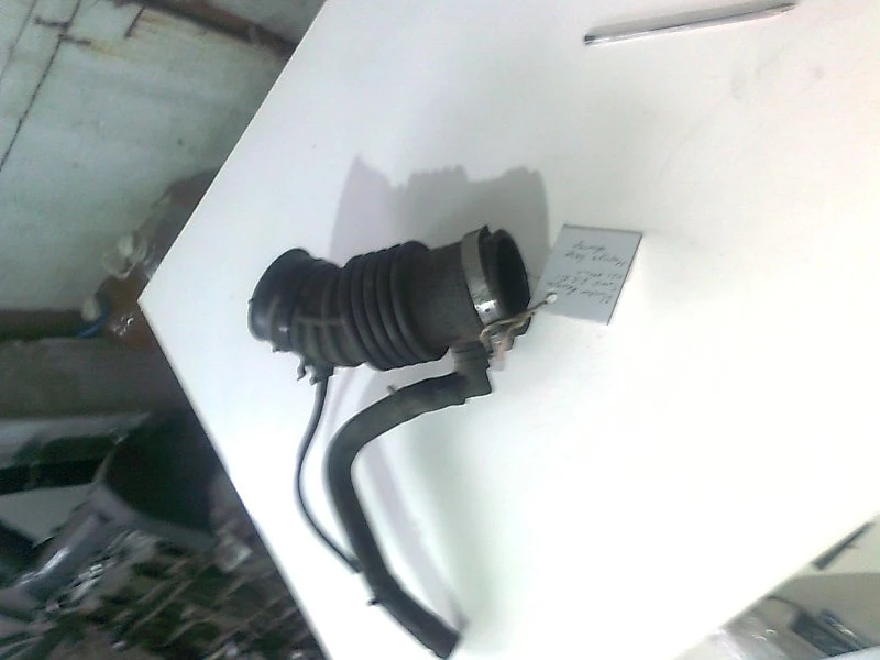 маркуч въздушен филтър за Нисан Алмера Тино 2,2di