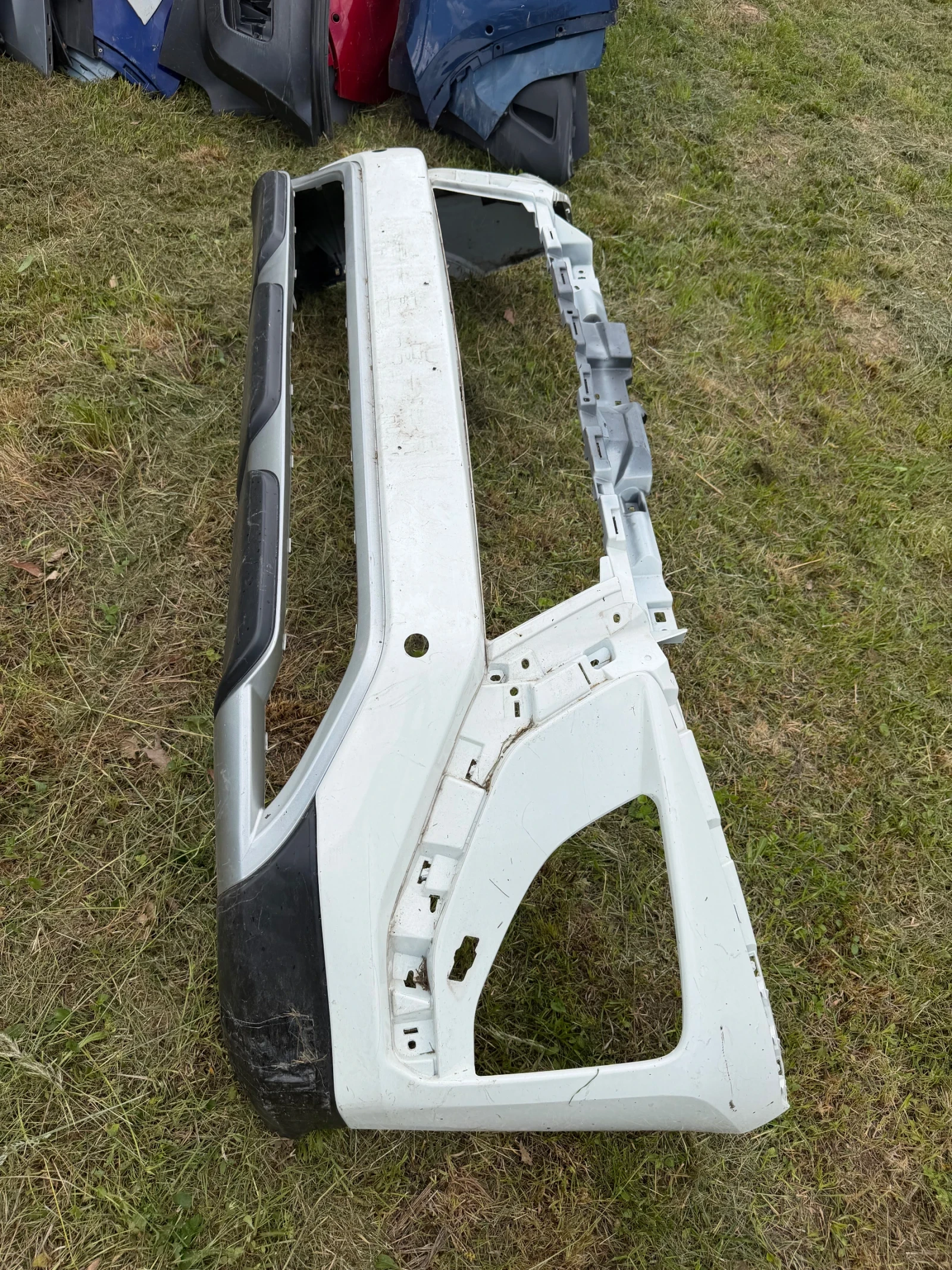 Предна броня Mitsubishi Eclipse Cross 2020- facelift, снимка 2 - Части - 54726329