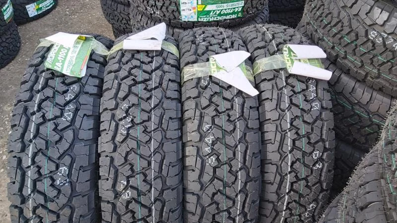 Гуми Всесезонни 235/85R16, снимка 1 - Гуми и джанти - 27924199