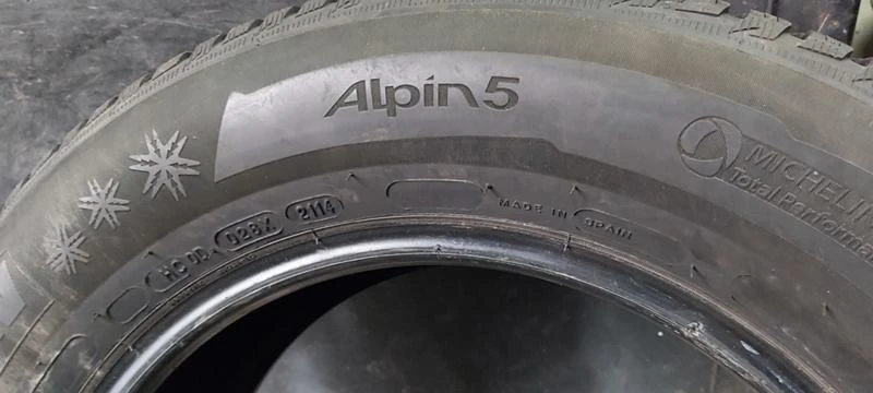 Гуми Зимни 215/65R16, снимка 6 - Гуми и джанти - 35130786