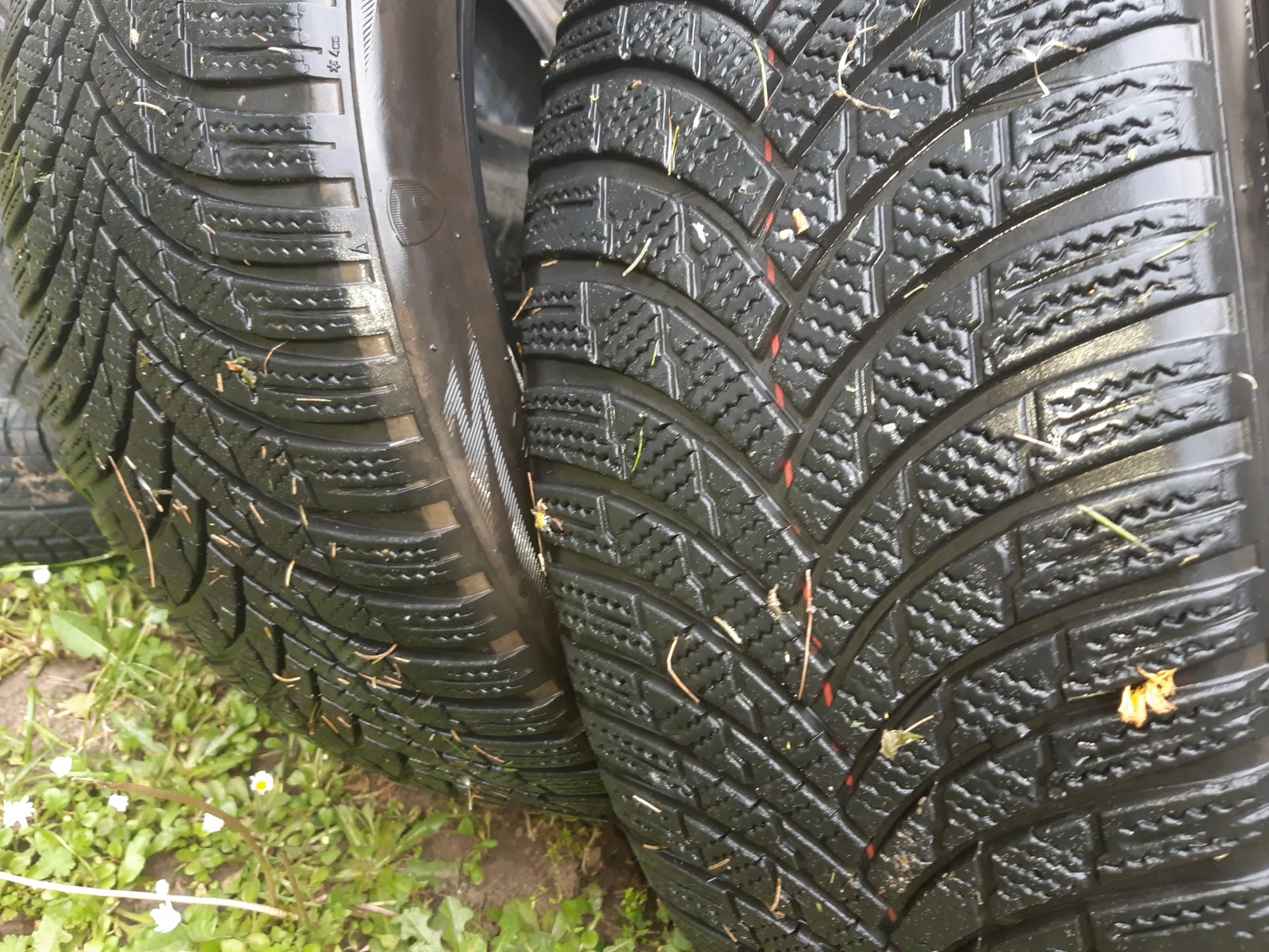 Гуми Всесезонни 225/45R19, снимка 5 - Гуми и джанти - 54477353