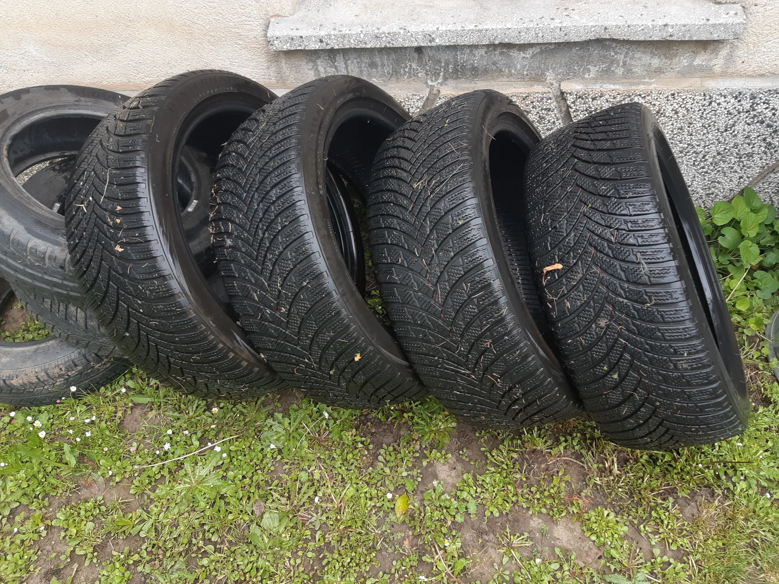 Гуми Всесезонни 225/45R19