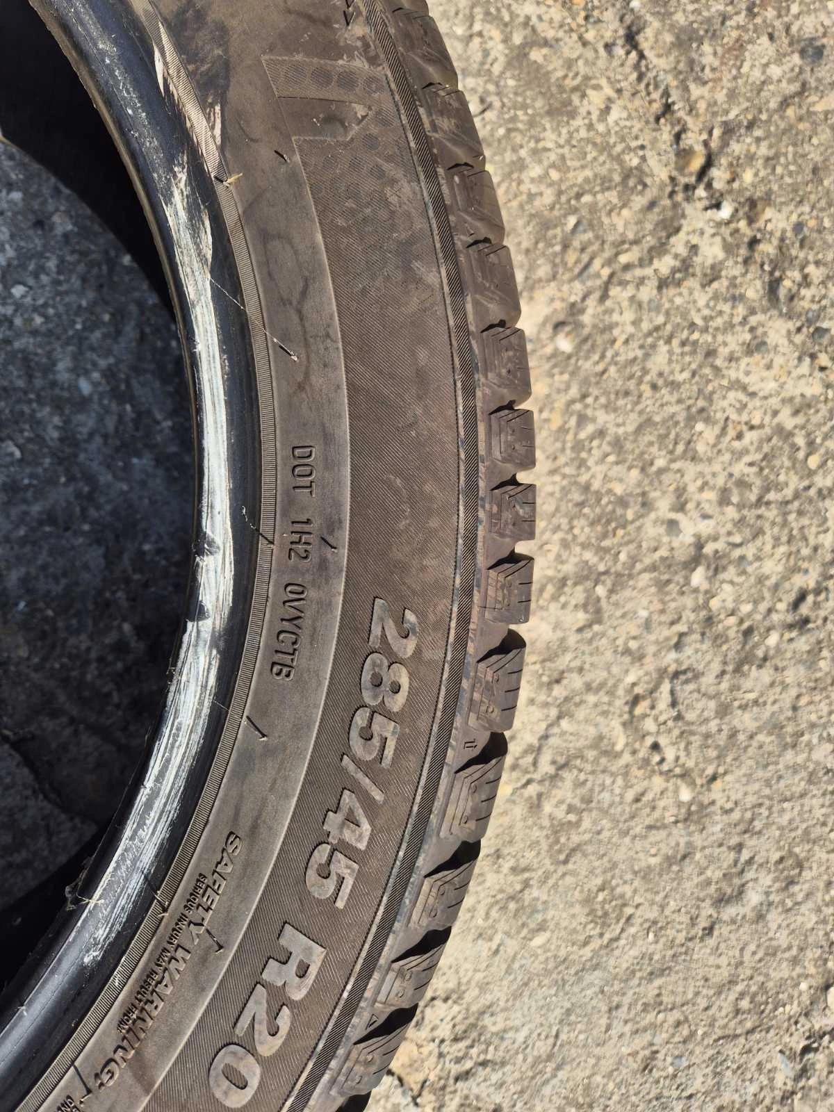 Гуми Зимни 285/40R20, снимка 3 - Гуми и джанти - 56070103