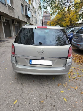 Opel Astra Топ състояние,  автомат, снимка 5