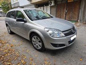 Opel Astra Топ състояние,  автомат, снимка 3