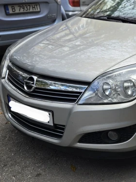 Opel Astra Топ състояние,  автомат, снимка 6