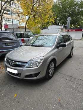 Opel Astra Топ състояние,  автомат, снимка 7