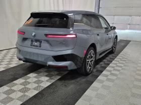 BMW iX  XDRIVE50 / 360 / DIS / HUD / CARFAX / АВТОКРЕДИТ, снимка 3