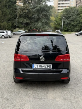 VW Touran 2.0TDI-140КС, DSG, АВТОПИЛОТ, НАВИ, 2012г - 12499 лв. / 6390.64 € - 49592440 5