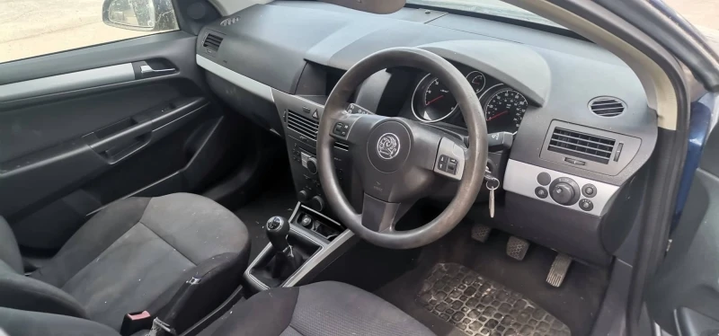 Opel Astra 1.7, снимка 3 - Автомобили и джипове - 38202377