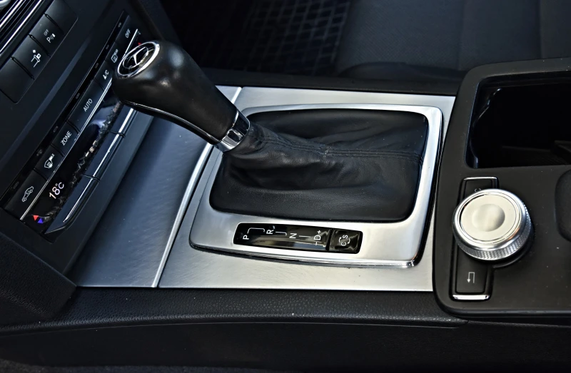 Mercedes-Benz E 350, снимка 10 - Автомобили и джипове - 52483185