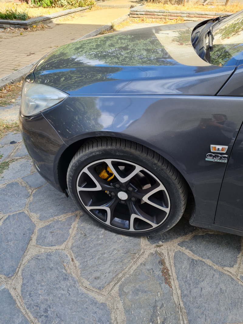 Opel Insignia, снимка 2 - Автомобили и джипове - 46147894