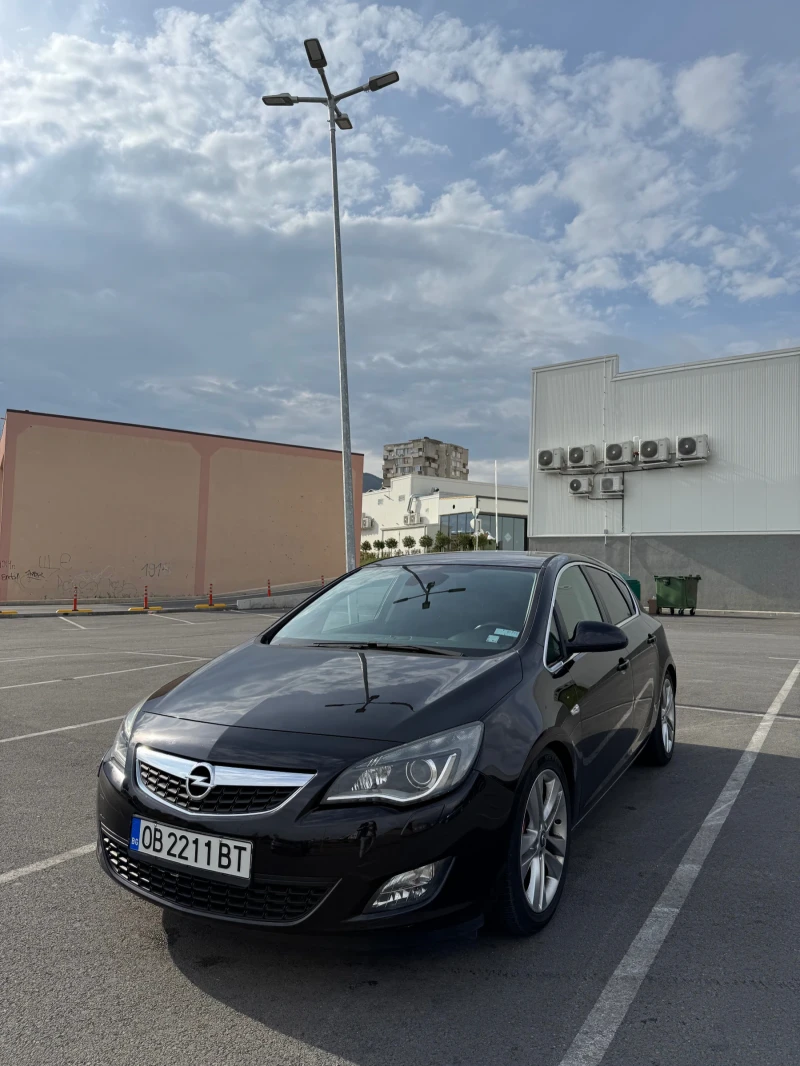 Opel Astra Sport tourer, снимка 1 - Автомобили и джипове - 47944775