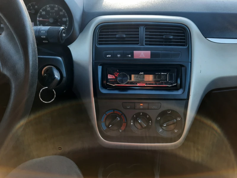 Fiat Punto 1.3, снимка 9 - Автомобили и джипове - 47438426