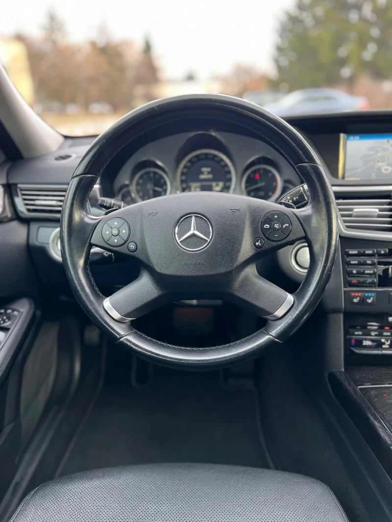 Mercedes-Benz E 350 FULL OPTION, снимка 11 - Автомобили и джипове - 48420063