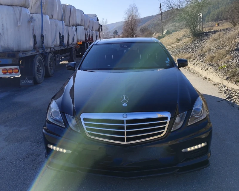 Mercedes-Benz E 63 AMG, снимка 1 - Автомобили и джипове - 49504701