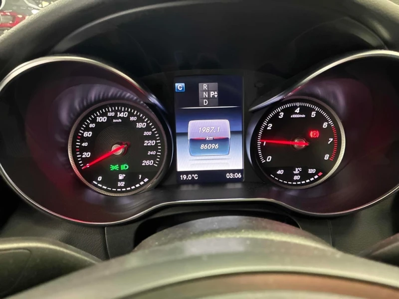 Mercedes-Benz C 300 * CARFAX * БЕЗ ПЪРВОНАЧАЛНА ВНОСКА, снимка 8 - Автомобили и джипове - 53300349