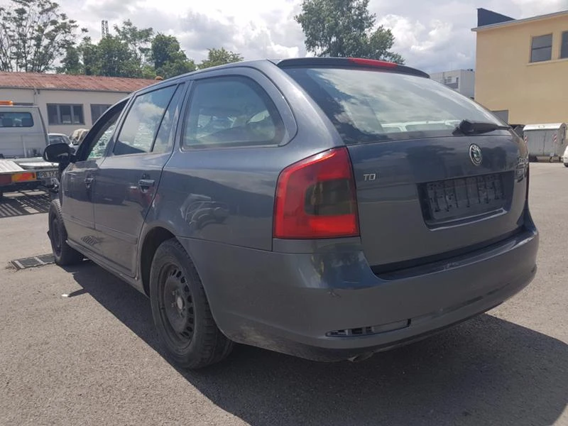 Skoda Octavia 1.6 TDI НА ЧАСТИ, снимка 1 - Автомобили и джипове - 47214771