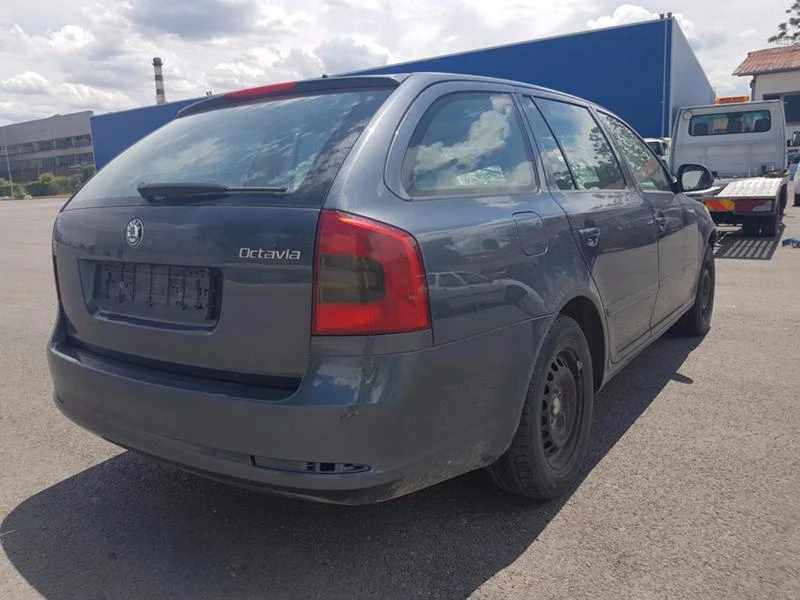 Skoda Octavia 1.6 TDI НА ЧАСТИ, снимка 7 - Автомобили и джипове - 47214771