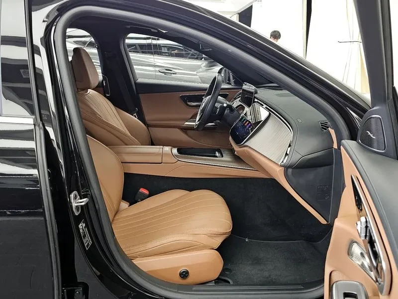 Mercedes-Benz E 450 AMG NIGHT* FULL* Авто Кредит* , снимка 9 - Автомобили и джипове - 54713947