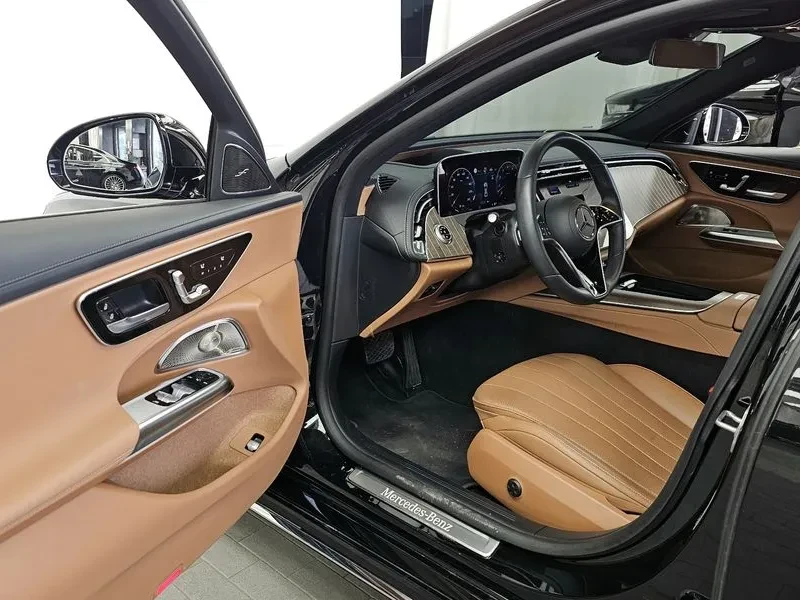 Mercedes-Benz E 450 AMG NIGHT* FULL* Авто Кредит* , снимка 8 - Автомобили и джипове - 54713947