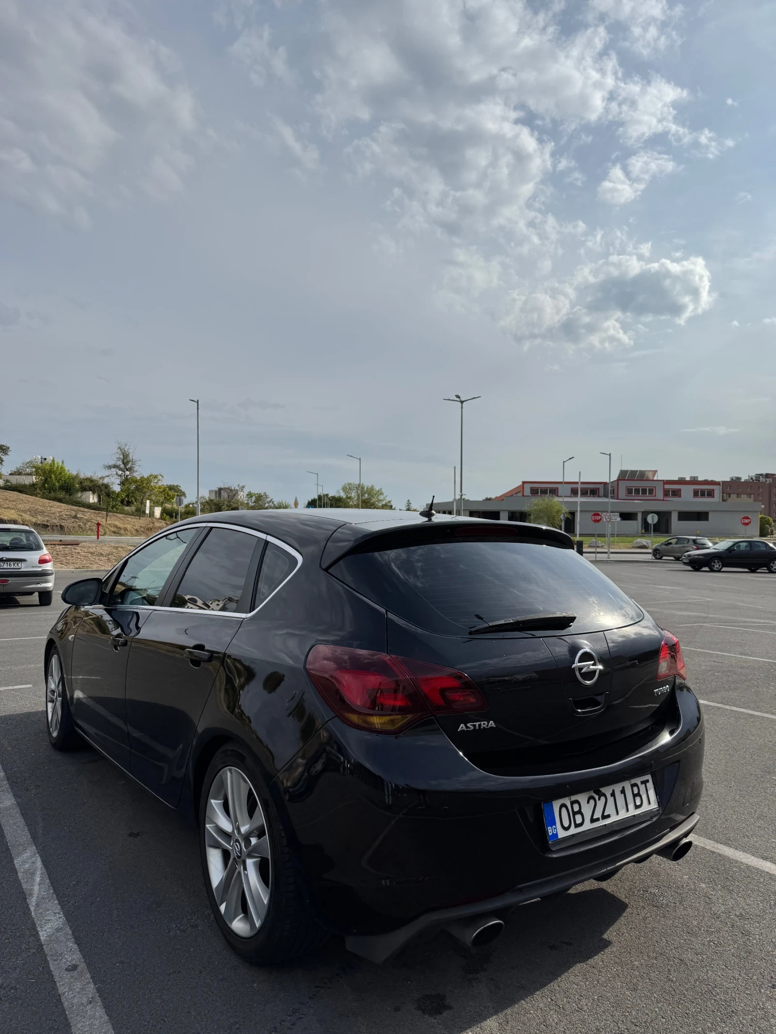 Opel Astra Sport tourer - изображение 5