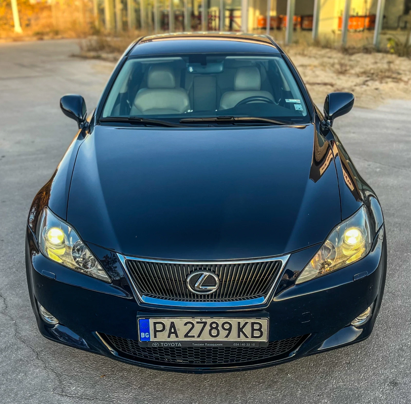 Lexus IS 220d 2.2d 177к.с. - изображение 2