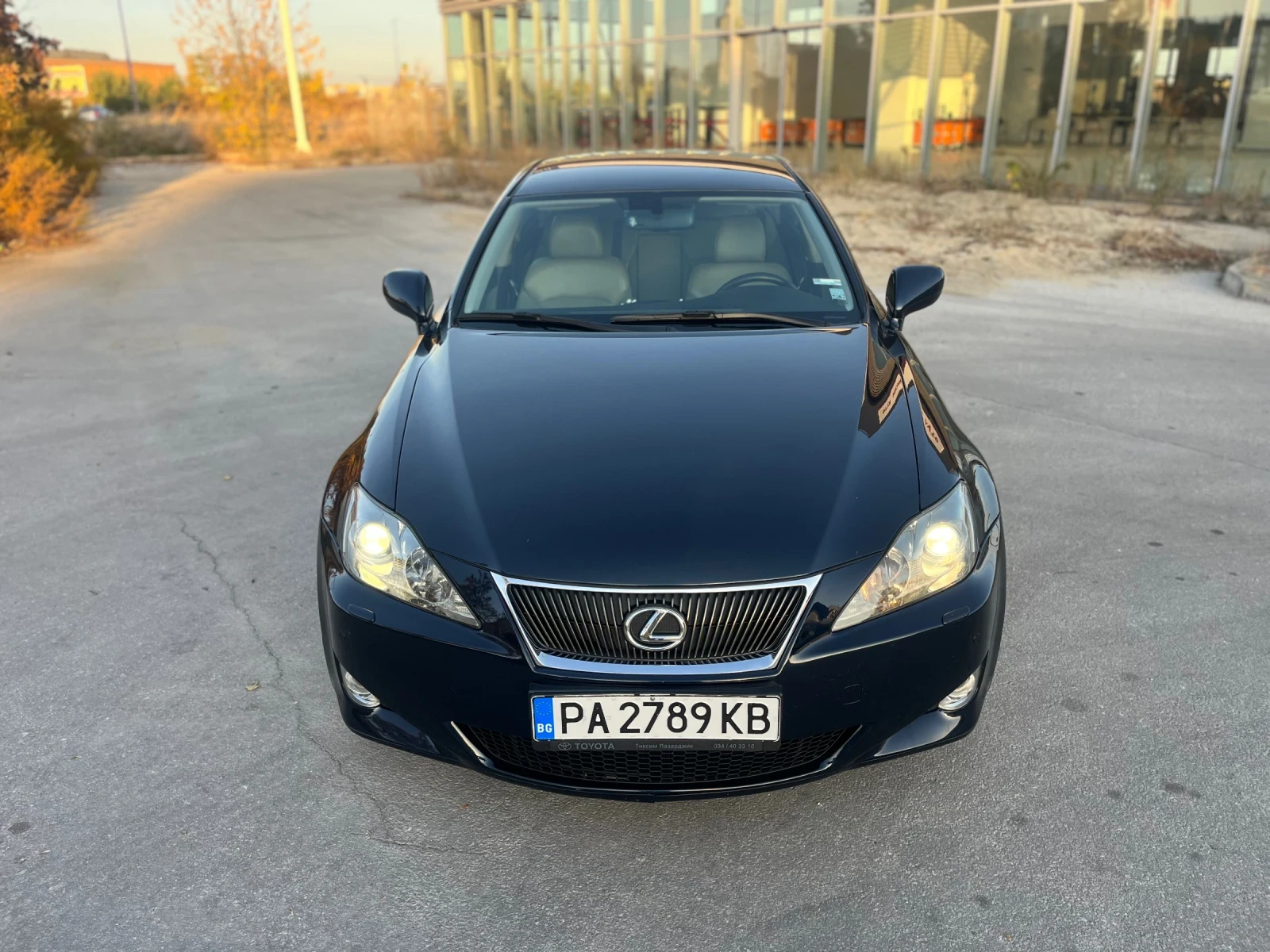 Lexus IS 220d 2.2d 177к.с. - изображение 7