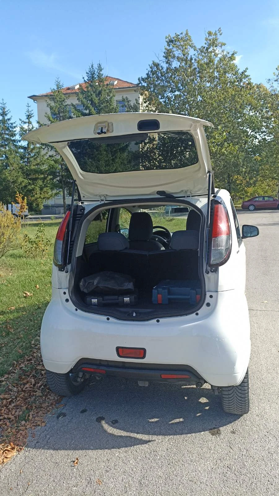 Peugeot iOn  - изображение 6