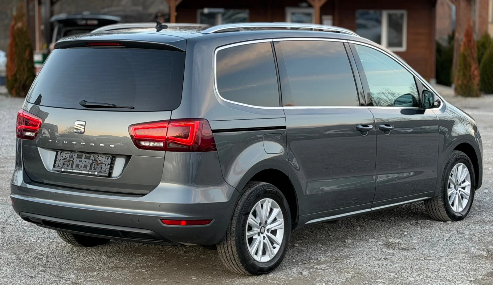 Seat Alhambra 2.0TDi 150к.с * Навигация* * Камера* * Ксенон*  - изображение 6