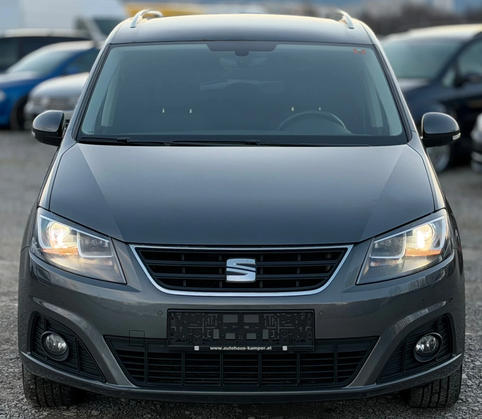 Seat Alhambra 2.0TDi 150к.с * Навигация* * Камера* * Ксенон*  - изображение 2