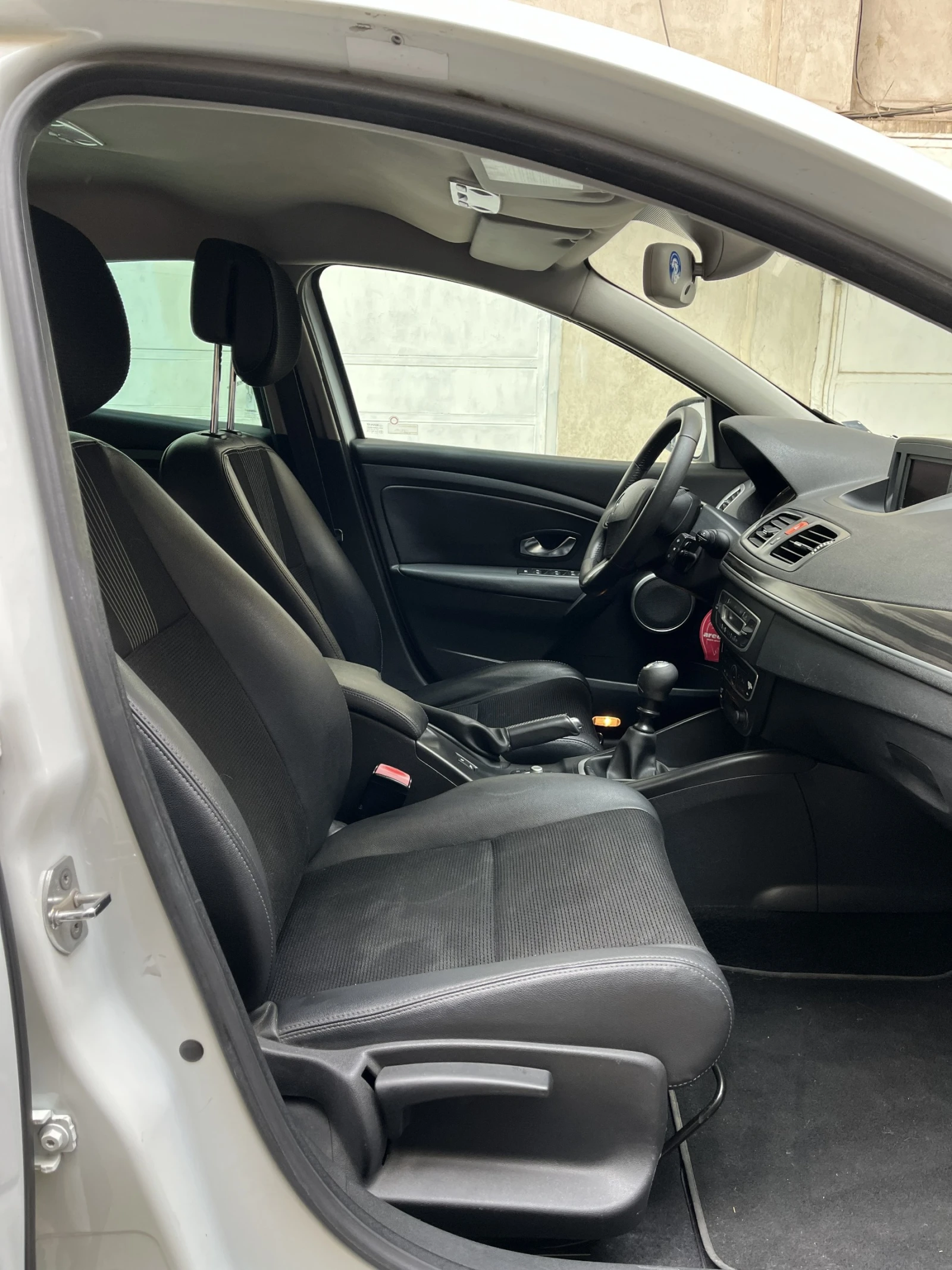 Renault Megane 110кс, 17", Keyless, Парктроник - изображение 9