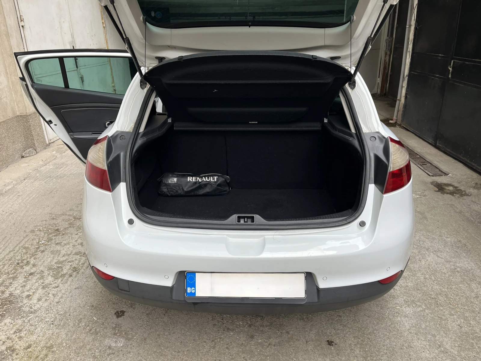 Renault Megane 110кс, 17", Keyless, Парктроник - изображение 8